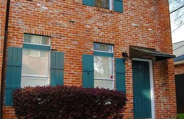 Townhome close to everything on Bayou Trace off Jackson St - 937 Bayou Trace Drive, Alexandria, LA 71303