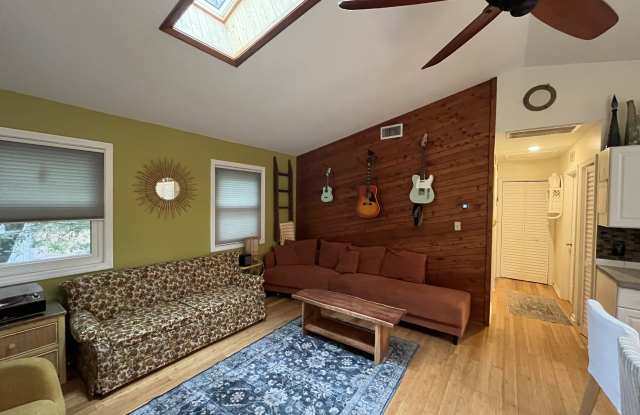 377 Sir Chandler Drive photos photos