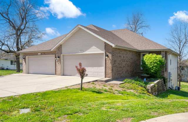2 Bedroom | 2 Bathroom | 2 Car Garage, 1200 Square Feet Located in SOUTH SPRINGFIELD - 3834 West Brook Court, Greene County, MO 65807 2 Bedroom | 2 Bathroom | 2 Car Garage, 1200 Square Feet Located in SOUTH SPRINGFIELD - 3834 West Brook Court, Greene County, MO 65807