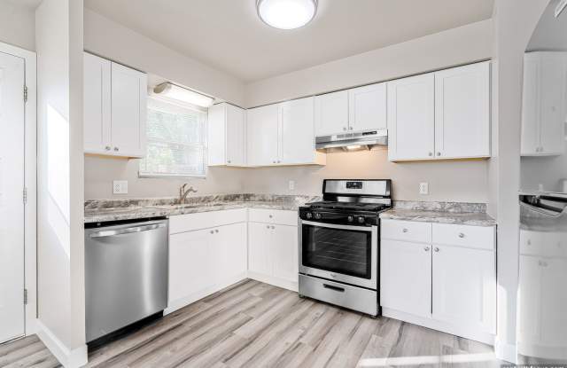 419- 457 N. Westfield St. / 1702 - 1704 Lombard Ave. photos photos