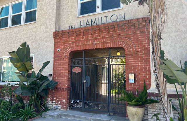 Oceanview Two Bedroom Apartment with Laundry for Rent in LB! photos photos