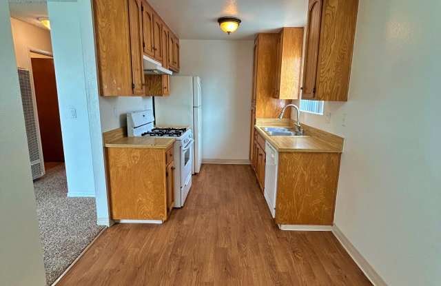 1518 Oliver Ave - C photos photos