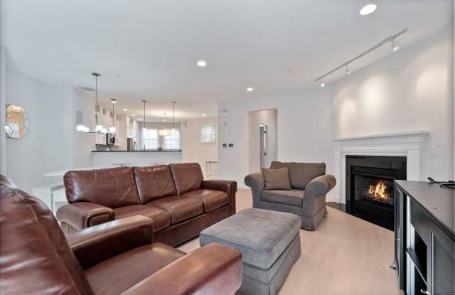 6349 Hennings Court Gallery 4