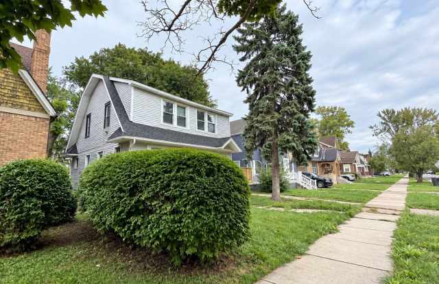 Beautiful 3-Bedroom, 1-Bath Home for Lease! Call KPM Detroit at (313) 429-3244 to Schedule a Showing! Gallery 4