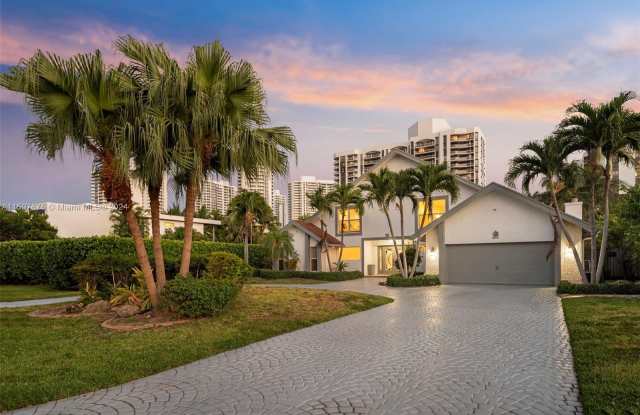 413 Holiday Dr - 413 Holiday Drive, Hallandale Beach, FL 33009