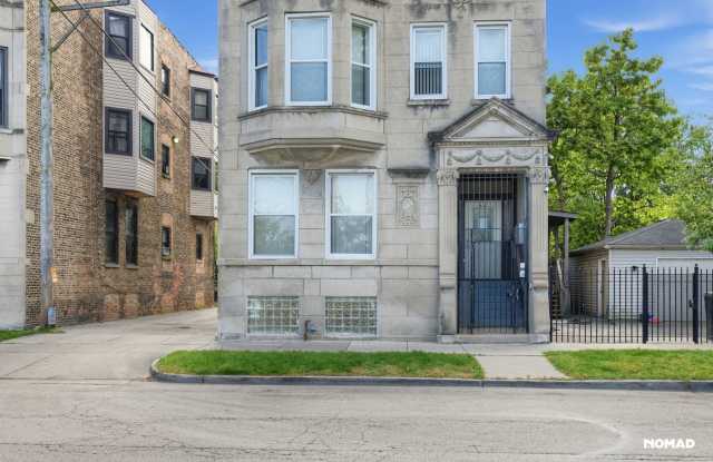 Spacious 1BR Garden Apartment Near UChicago & Obama Presidential Center — $1,200 Gallery 1