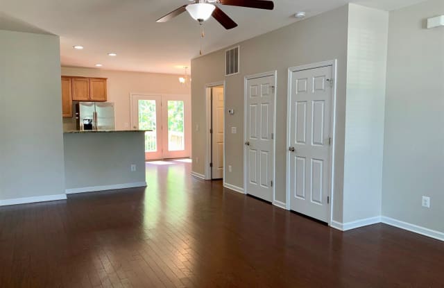 156 LONGWOOD DR Gallery 2