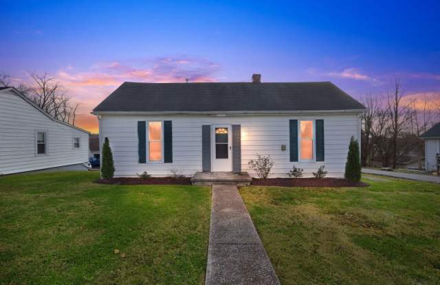 Fully Redone interior 2BR 1BA House in Corydon - 992 North Maple Street, Corydon, IN 47112