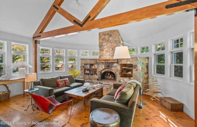 66 Alpine Court Gallery 4
