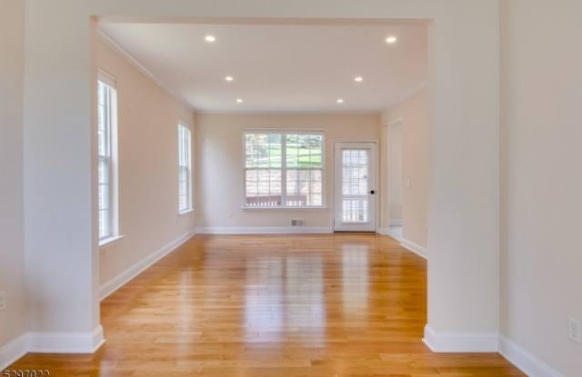 76 Winding Hill Dr Gallery 4