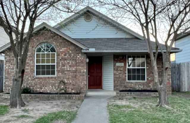 Updated 3-bed 2-bath 2-car in SW Moore photos photos