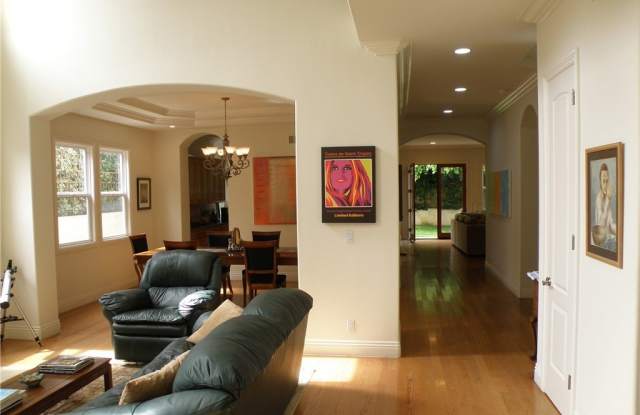 1201 2nd Street Gallery 4