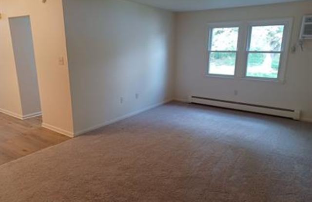 812 S. College St., Apt 6 Gallery 3