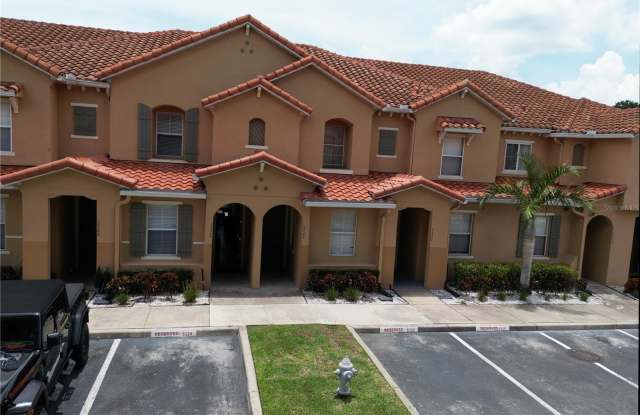 5324 PARADISE CAY CIRCLE photos photos