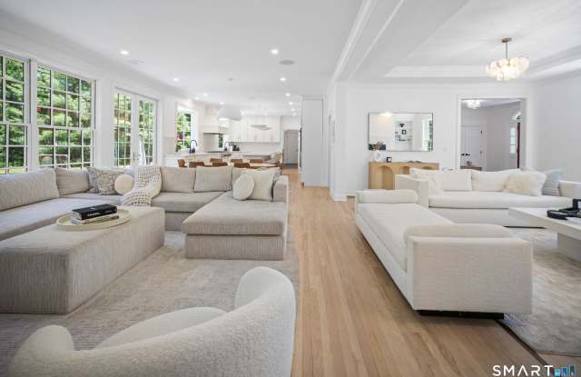 164 West Lane Gallery 3