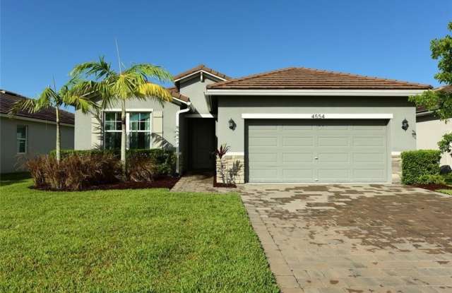 4554 NW King Court photos photos