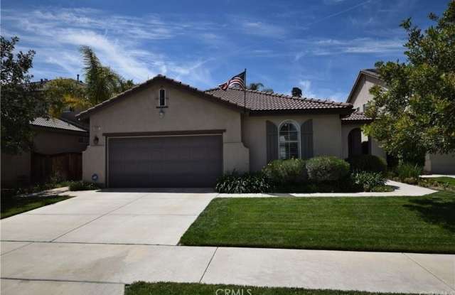 425 Deodar Street - 425 Deodar Street, Redlands, CA 92374