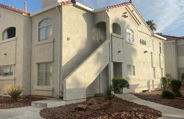 AMERICANA Property Mgmt - Downstairs 2 beds Condo near NLV airport photos photos