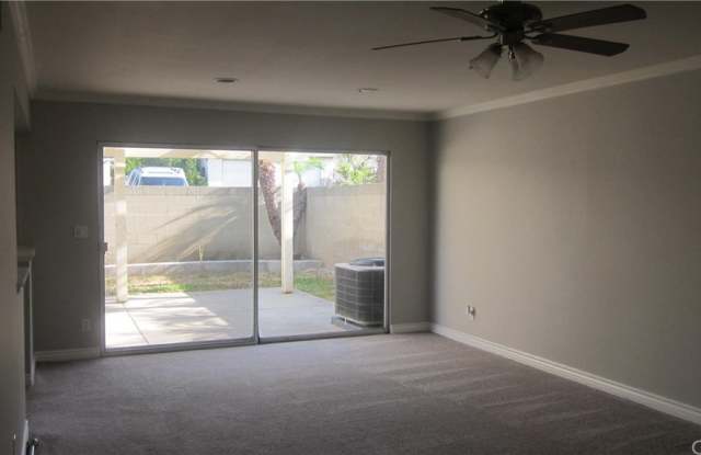2323 E Garfield Avenue Gallery 4