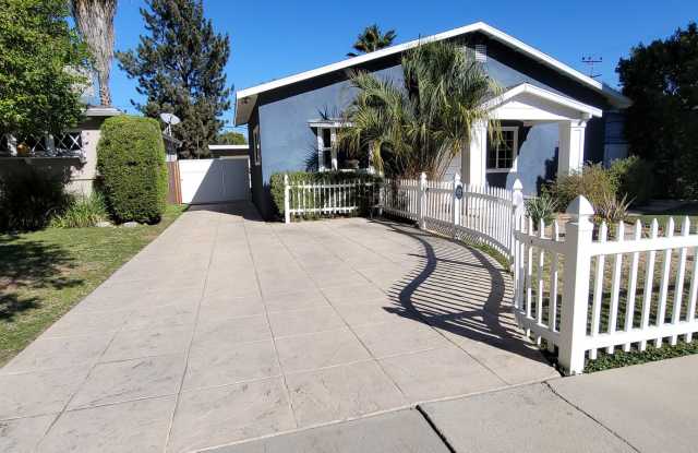 2 Bed / 1 Bath Home with Gorgeous Backyard Retreat – Woodland Hills photos photos