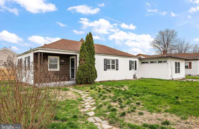 700 GARNET photos photos