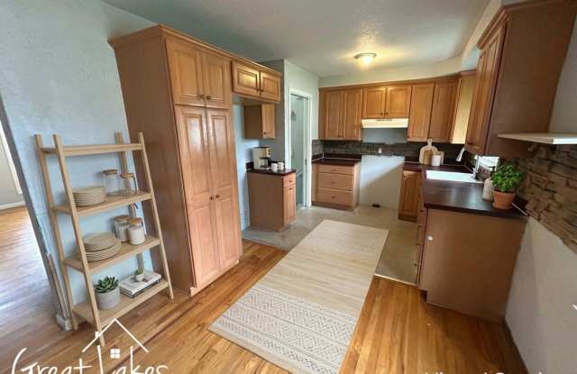 Charming 3 Bedroom 1 Bathroom now available for rent! Gallery 4