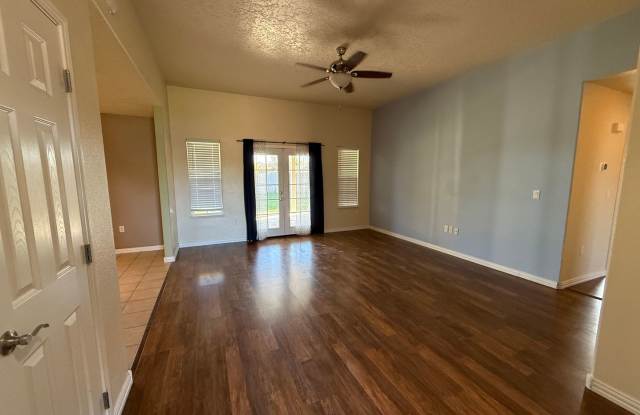 Mesa School District! 3 Bedroom Home! Dogs Okay! Gallery 3
