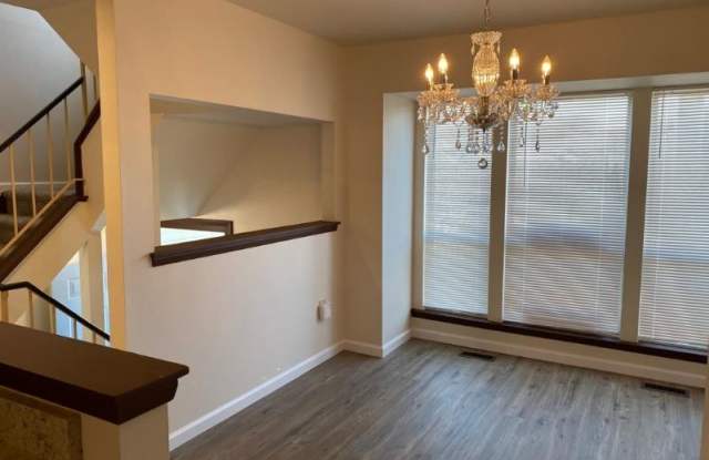 7725 Chatfield Ln Gallery 4