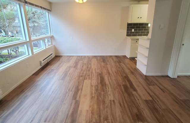9043 35th Ave SW Gallery 4