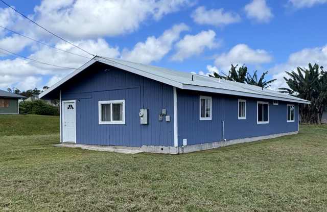 SPACIOUS 3 BEDROOM / 2 BATH HOME Gallery 1