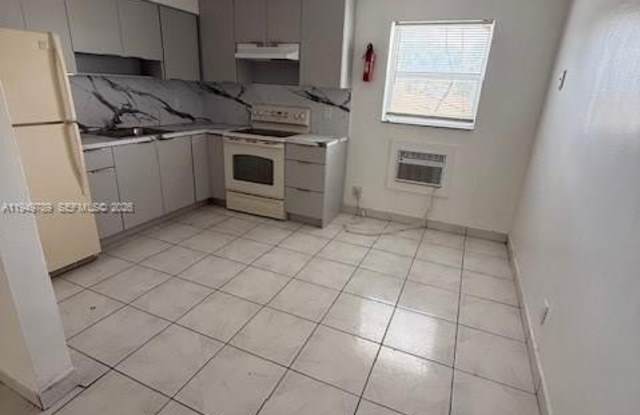 749 NW 3rd Ave photos photos