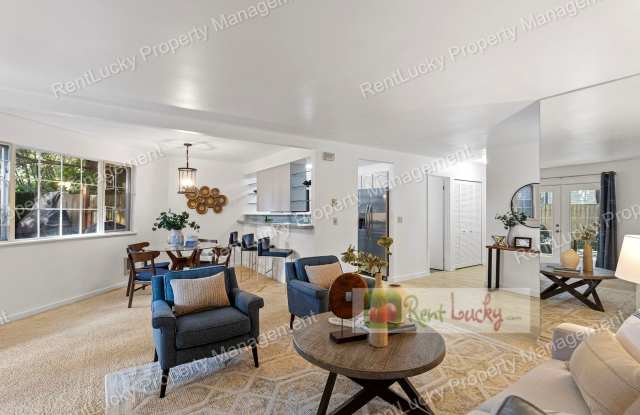 BEAUTIFULLY UPDATED!! Gorgeous 2-Bedroom Condo in Amazing Kirkland Location! photos photos