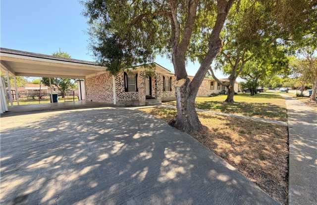 1018 Northcliff Drive Gallery 2