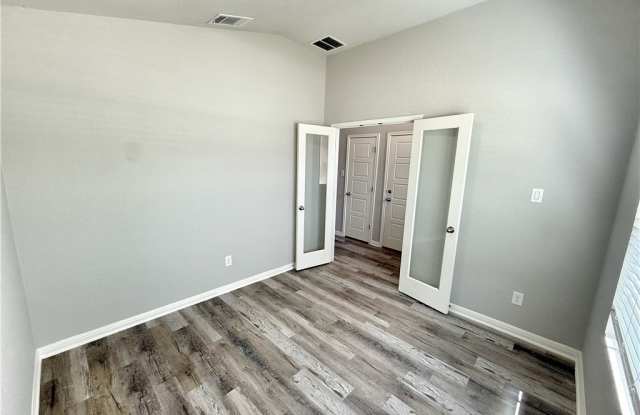 8819 Straight Oaks Gallery 3
