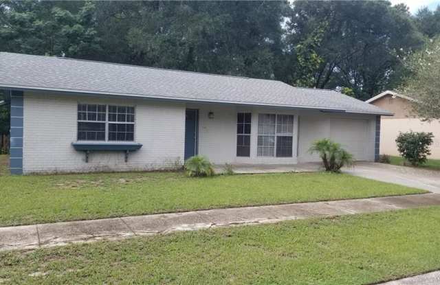 801 REGENT CIRCLE S - 801 Regent Circle South, Brandon, FL 33511