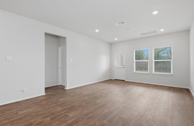 352 AMERICAN ROBIN WAY Gallery 2