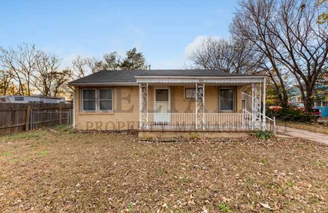 711 North Westridge Drive Gallery 1