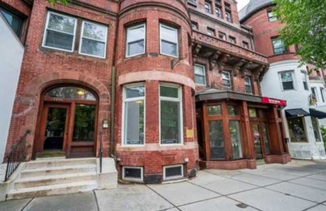 Renovated 3BR Duplex with Private Deck, Central Air & In-Unit Laundry photos photos