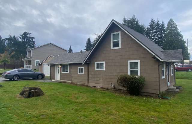 ***Move-In Special: Half Off Your First Month’s Rent!*** Classic Tacoma Home with Updates! Gallery 1
