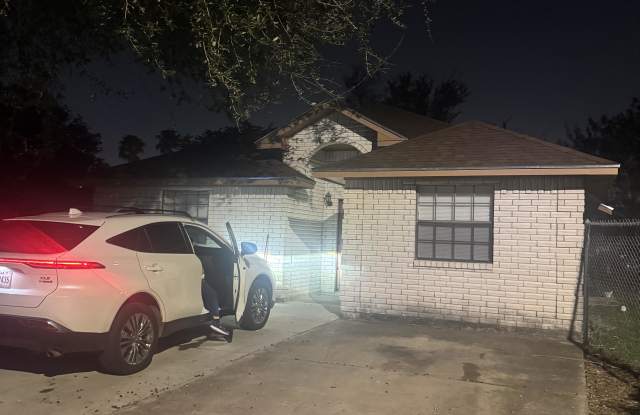 25 Camino Bronce - 25 Camino Bronce, Brownsville, TX 78521