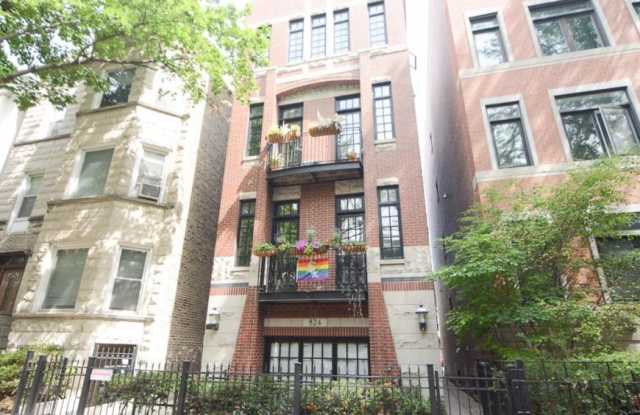 822 Buckingham - 822 West Buckingham Place, Chicago, IL 60657