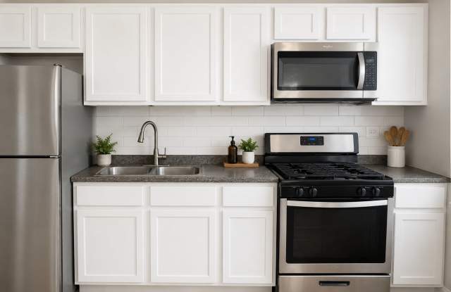 Beautifully Updated 2-Bedroom Condo with Natural Light photos photos Beautifully Updated 2-Bedroom Condo with Natural Light photos photos