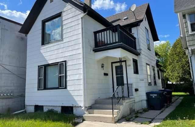 728A Superior Ave. photos photos