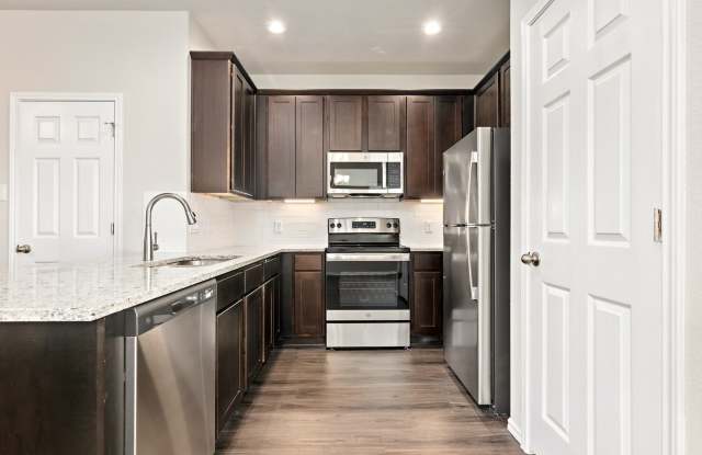 Luxury Townhome Gallery 4