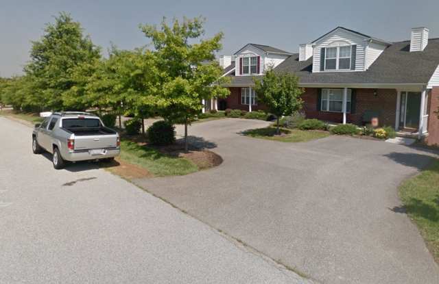 Oak Tree Townhome | 3 Bedrooms, 2.5 Bathrooms| August 14th photos photos