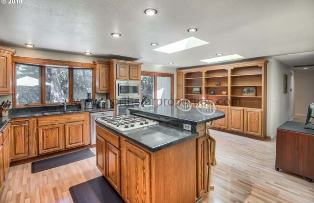 Great Lake Grove Bungalow Walking Distance to Everything photos photos