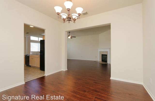 2138 Berkshire Elm Gallery 3