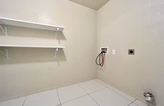 7693 East 41st Road Gallery 3