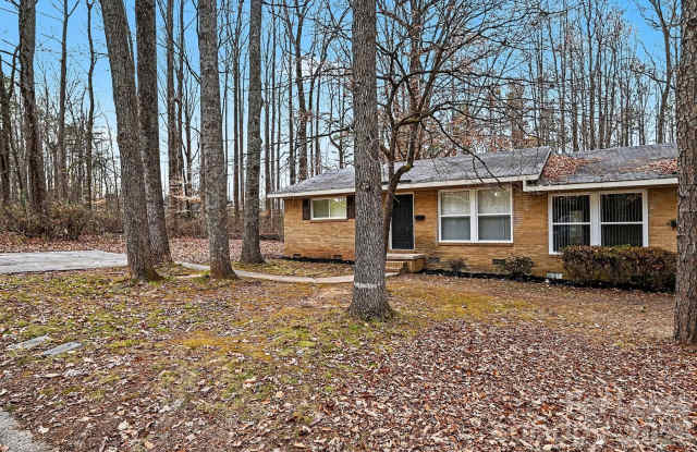 5001 Lakecrest Drive Gallery 2
