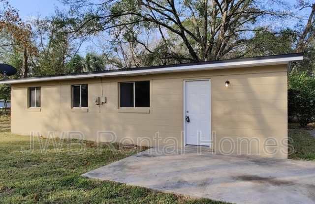 6818 Miss Muffet Ln N - 6818 Miss Muffet Lane North, Jacksonville, FL 32210